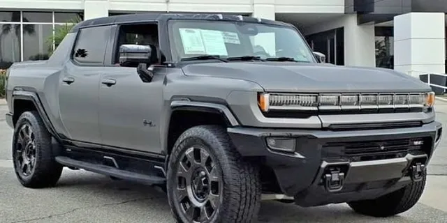 2026 GMC Hummer EV Pickup 3X Four Wheel Drive Crew Cab