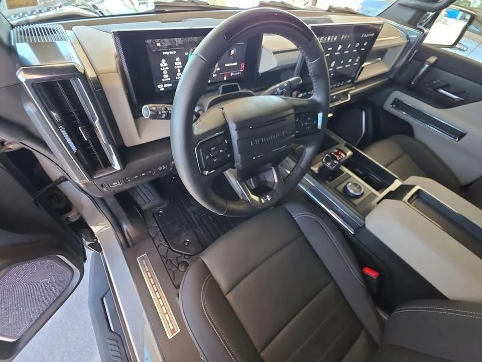 2026 GMC Hummer EV - Image 10 of 20