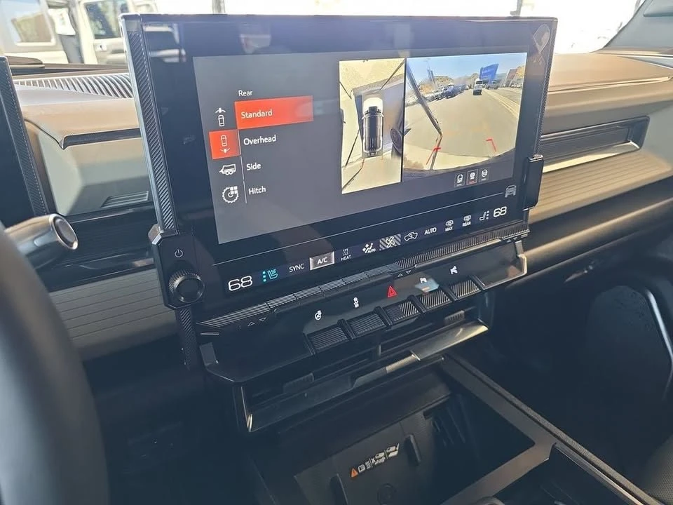 2026 GMC Hummer EV - Image 15 of 20