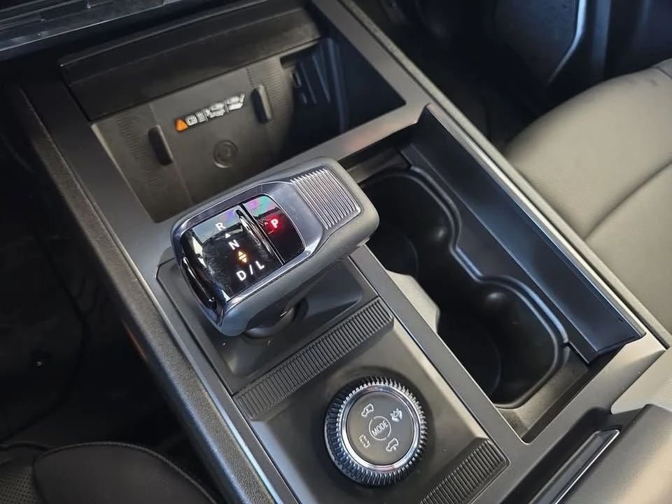 2026 GMC Hummer EV - Image 16 of 20