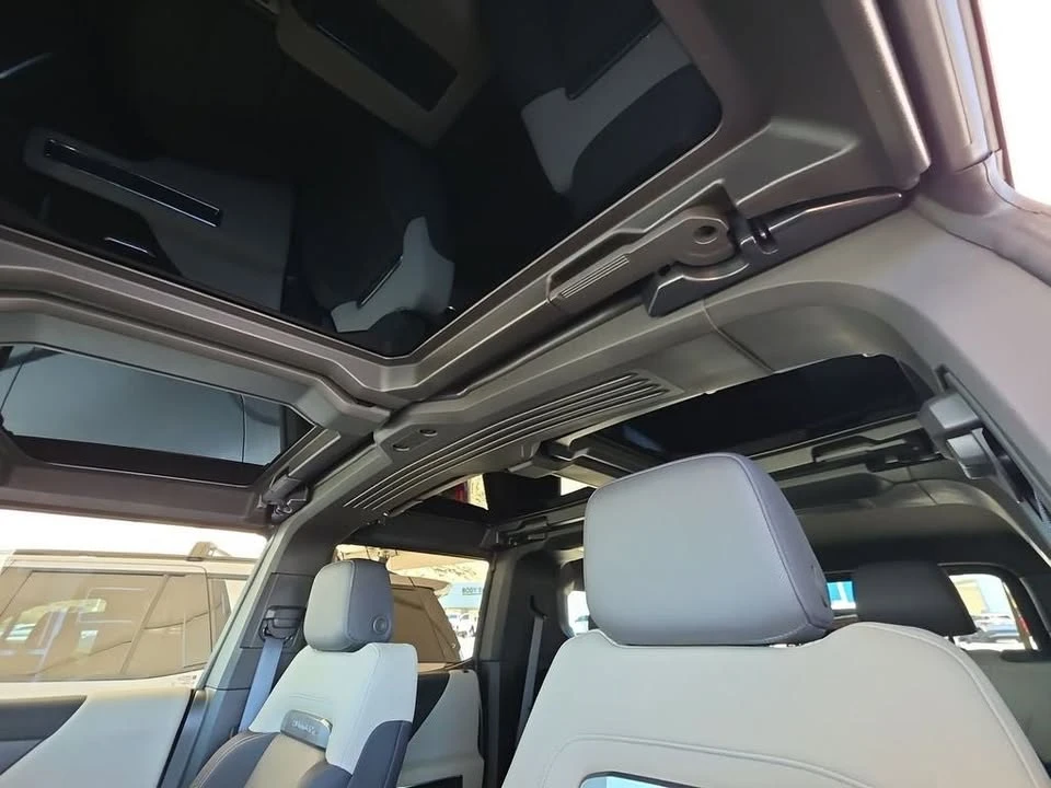 2026 GMC Hummer EV - Image 19 of 20