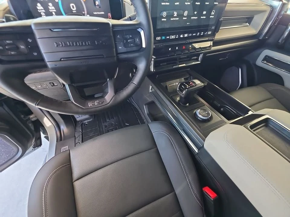 2026 GMC Hummer EV - Image 11 of 20