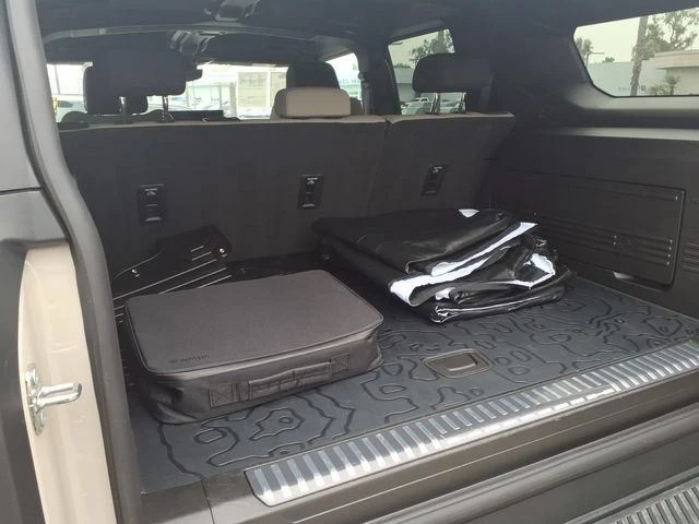 2026 GMC Hummer EV - Image 5 of 12