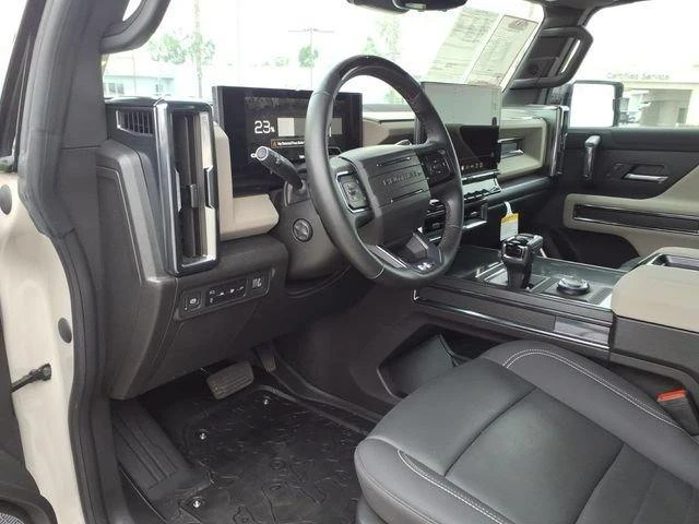 2026 GMC Hummer EV - Image 11 of 12