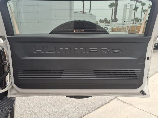 2026 GMC Hummer EV - Image 6 of 12