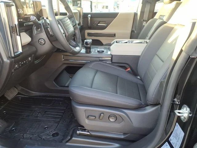 2026 GMC Hummer EV - Image 11 of 12
