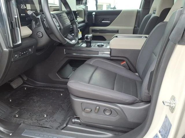 2026 GMC Hummer EV - Image 10 of 12