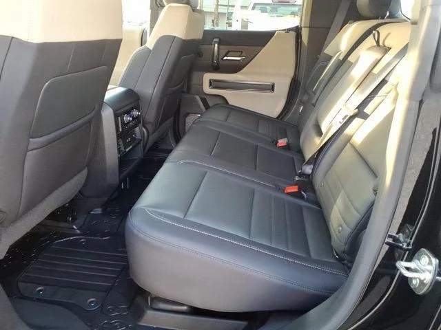 2026 GMC Hummer EV - Image 10 of 12