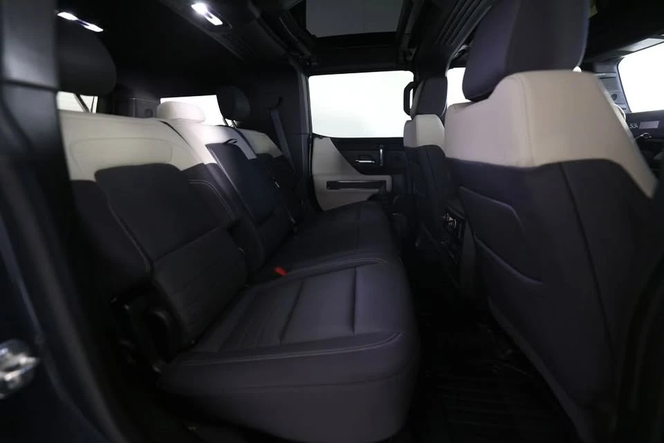 2026 GMC Hummer EV - Image 11 of 20