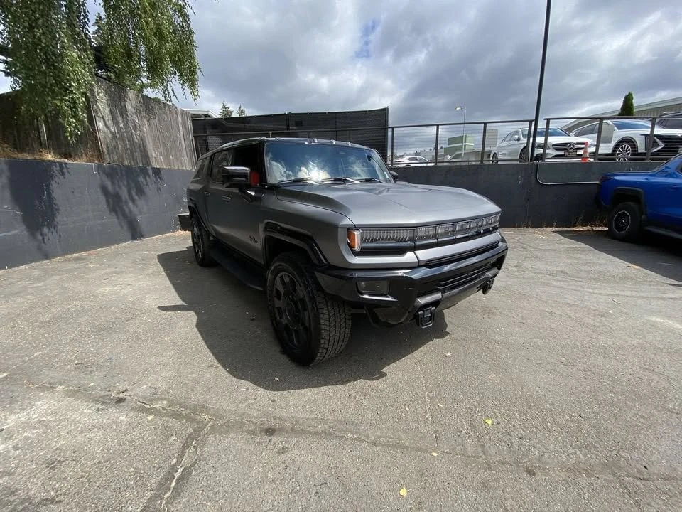 2026 GMC Hummer EV - Image 8 of 20
