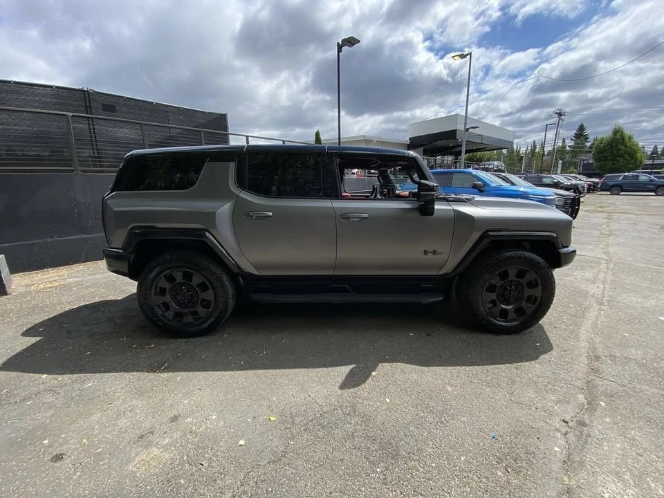 2026 GMC Hummer EV - Image 7 of 20