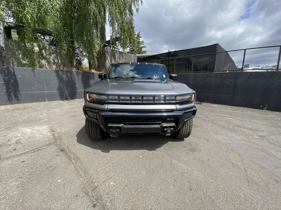 2026 GMC Hummer EV - Image 9 of 20