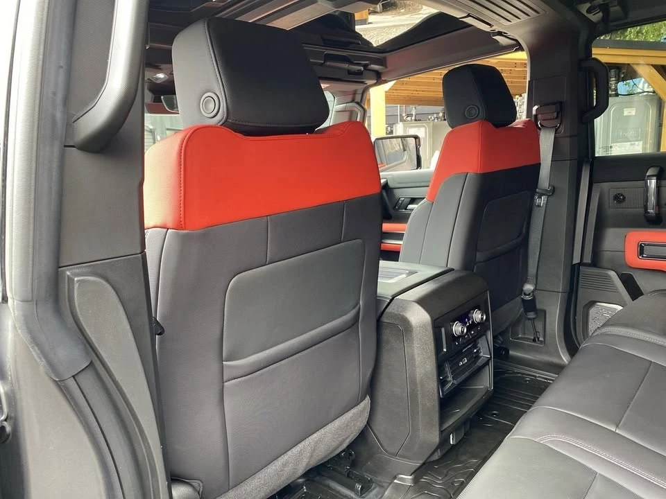 2026 GMC Hummer EV - Image 15 of 20