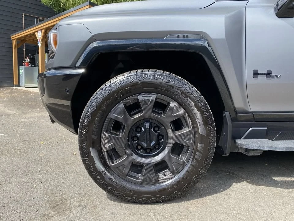2026 GMC Hummer EV - Image 11 of 20