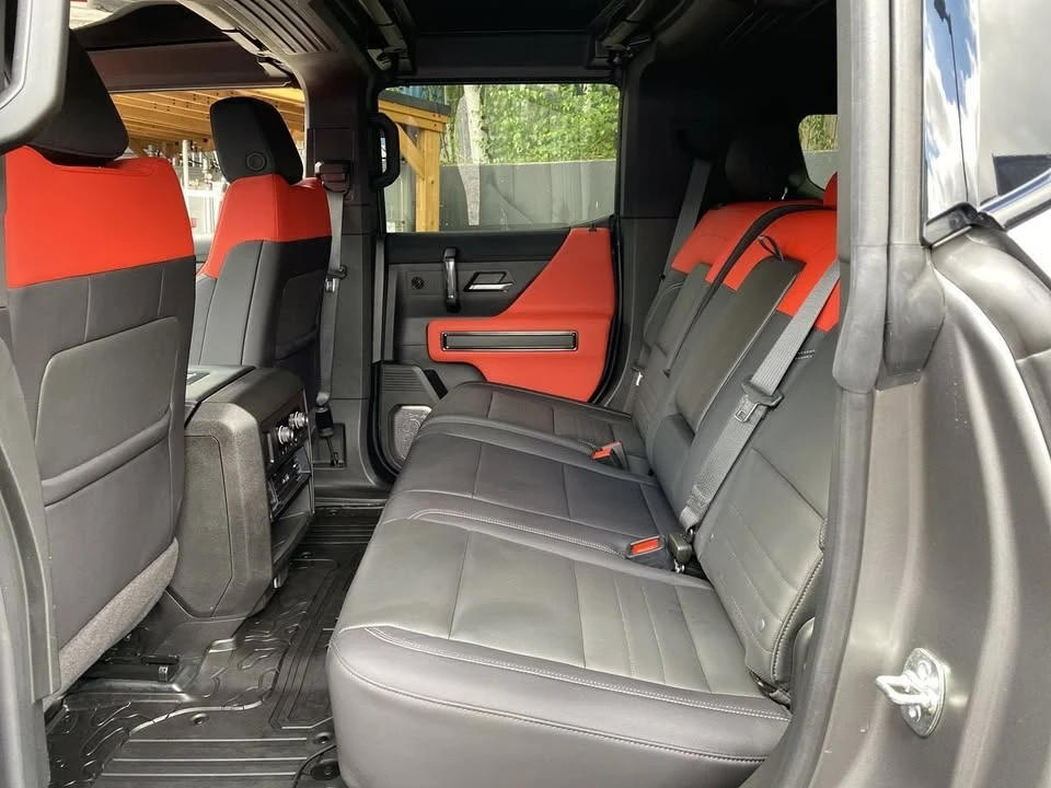 2026 GMC Hummer EV - Image 16 of 20