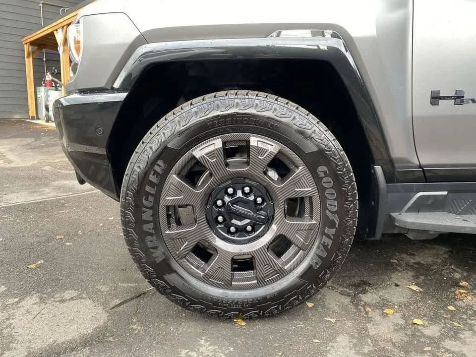 2026 GMC Hummer EV - Image 11 of 19