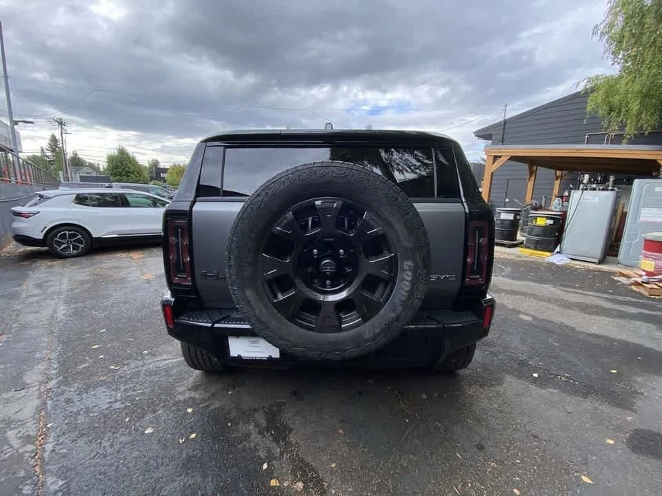 2026 GMC Hummer EV - Image 5 of 19