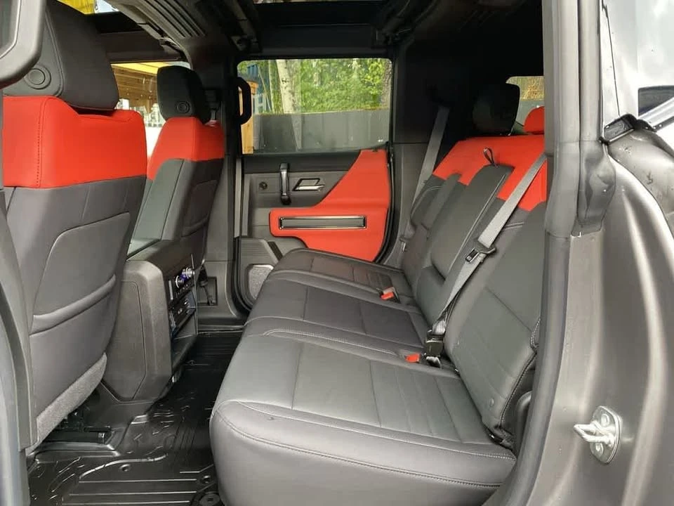 2026 GMC Hummer EV - Image 16 of 19