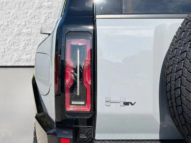 2026 GMC Hummer EV - Image 10 of 20