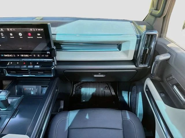 2026 GMC Hummer EV - Image 18 of 20