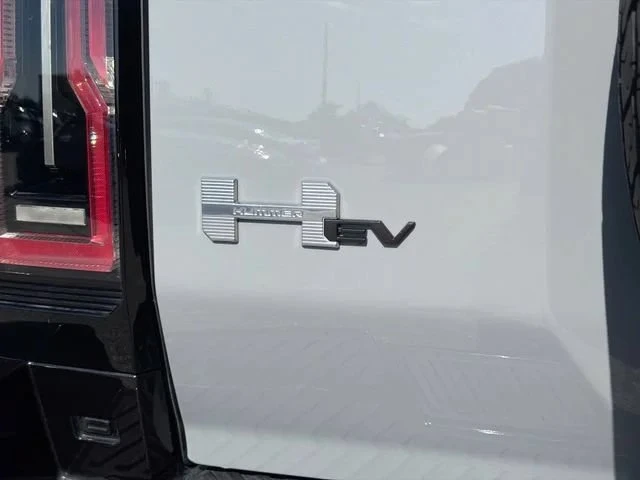2026 GMC Hummer EV - Image 11 of 20