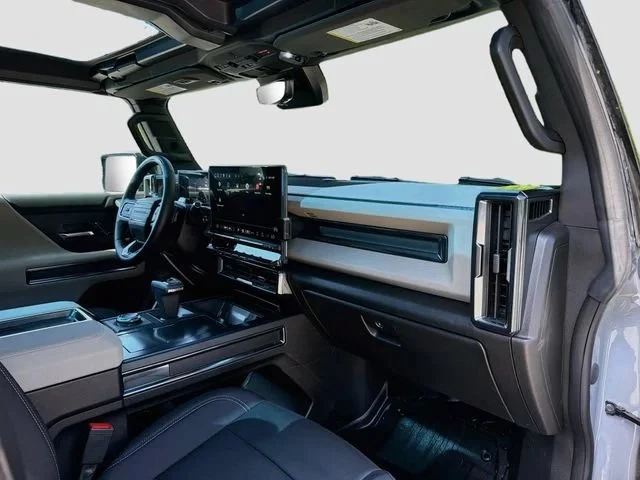 2026 GMC Hummer EV - Image 14 of 20