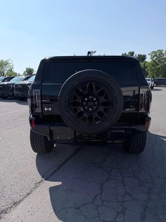 2026 GMC Hummer EV - Image 6 of 15