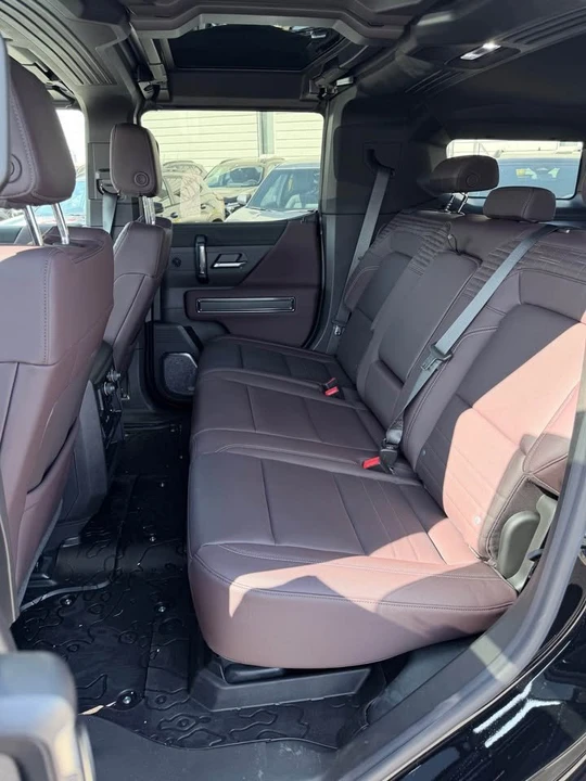 2026 GMC Hummer EV - Image 9 of 15