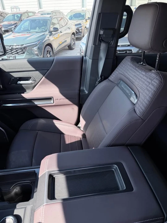 2026 GMC Hummer EV - Image 8 of 15