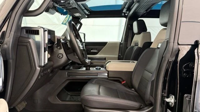 2026 GMC Hummer EV - Image 17 of 20
