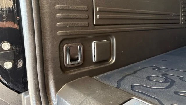 2026 GMC Hummer EV - Image 5 of 20