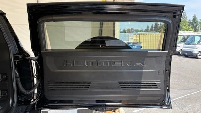 2026 GMC Hummer EV - Image 8 of 20