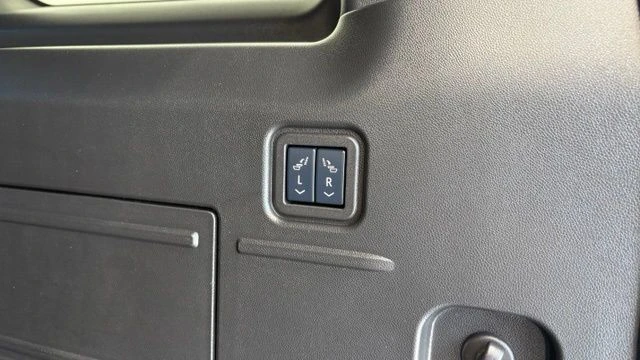 2026 GMC Hummer EV - Image 6 of 20