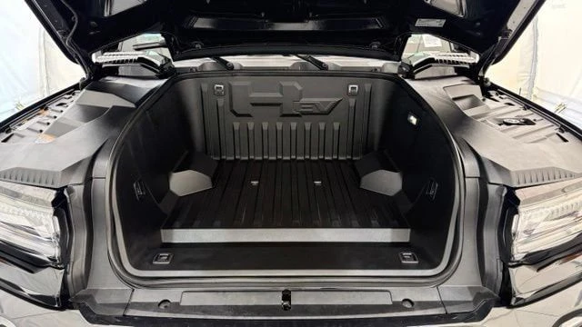 2026 GMC Hummer EV - Image 12 of 20