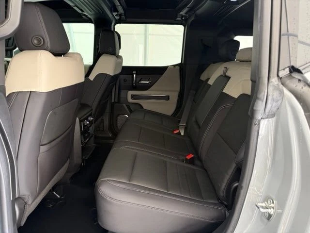 2026 GMC Hummer EV - Image 17 of 20