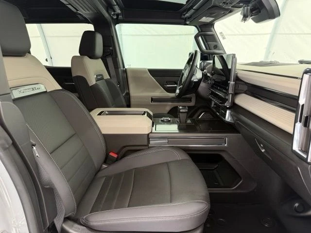 2026 GMC Hummer EV - Image 20 of 20