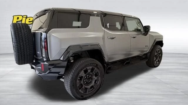 2026 GMC Hummer EV - Image 8 of 20