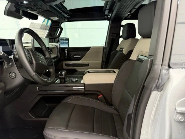 2026 GMC Hummer EV - Image 13 of 20