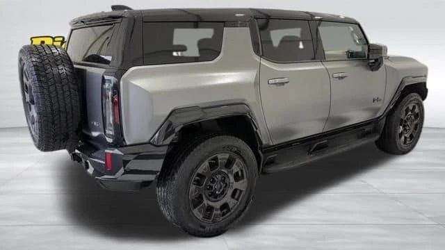 2026 GMC Hummer EV - Image 8 of 20