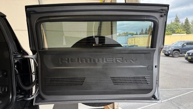 2026 GMC Hummer EV - Image 7 of 20