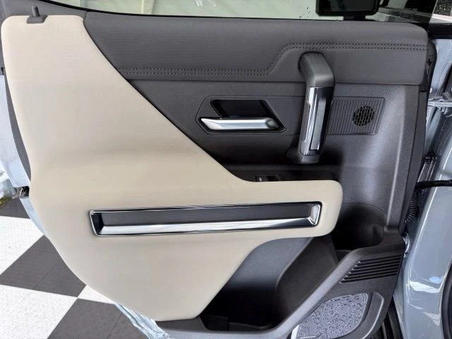 2026 GMC Hummer EV - Image 18 of 20