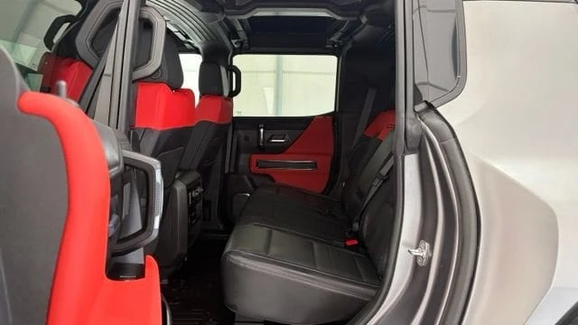 2026 GMC Hummer EV - Image 20 of 20