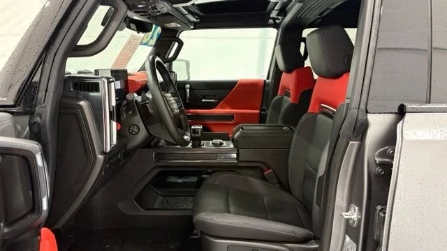 2026 GMC Hummer EV - Image 15 of 20