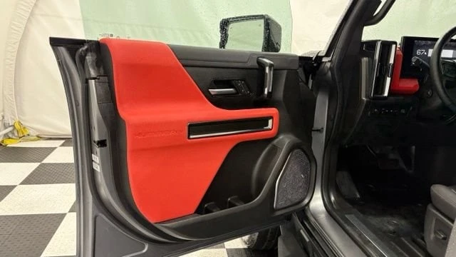 2026 GMC Hummer EV - Image 18 of 20
