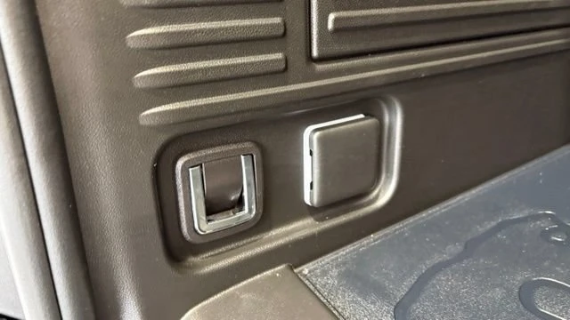 2026 GMC Hummer EV - Image 7 of 20