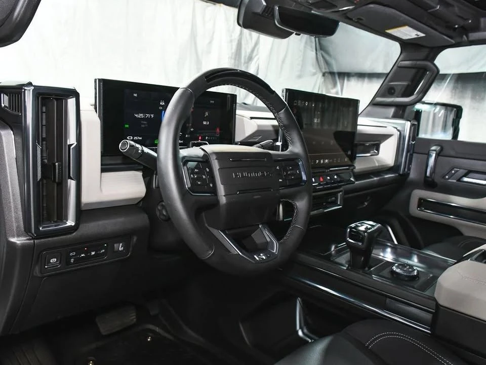 2026 GMC Hummer EV - Image 19 of 20