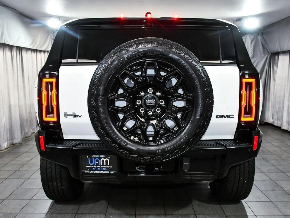 2026 GMC Hummer EV - Image 5 of 20