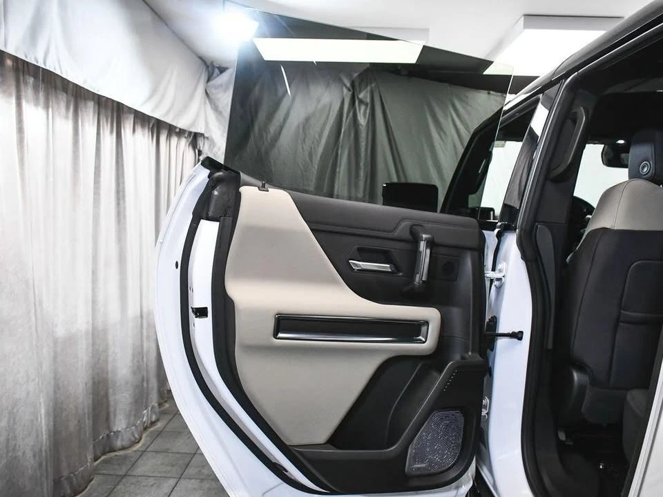 2026 GMC Hummer EV - Image 12 of 20