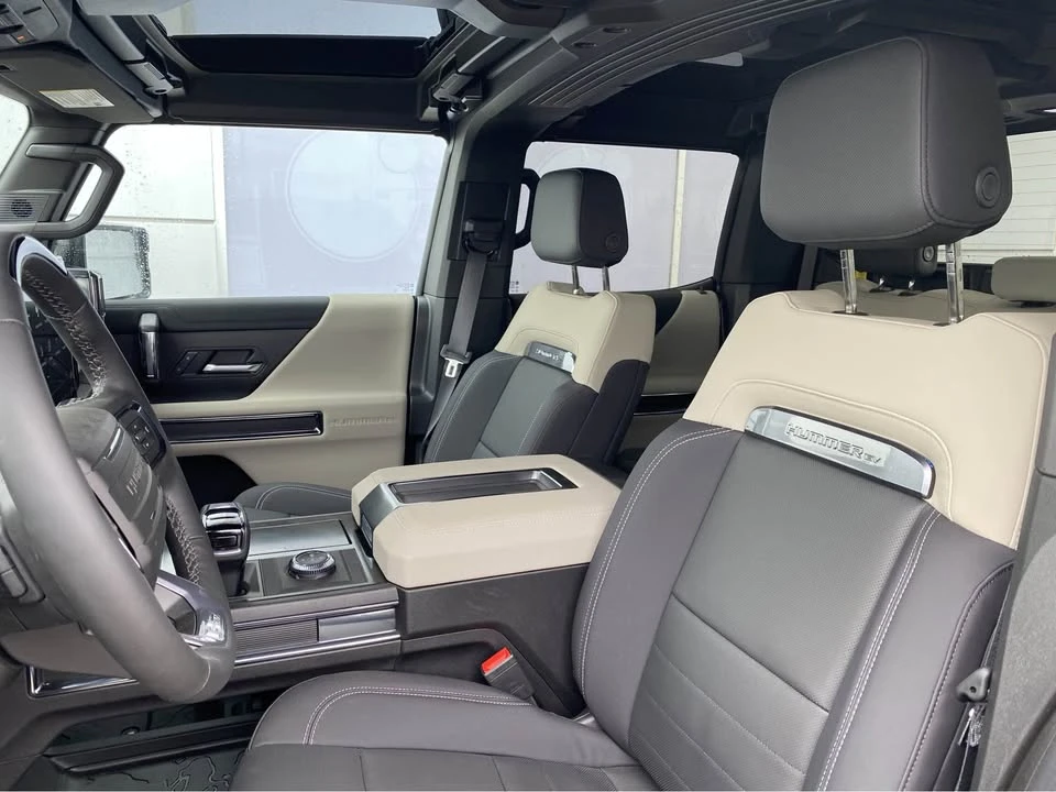 2026 GMC Hummer EV - Image 9 of 12
