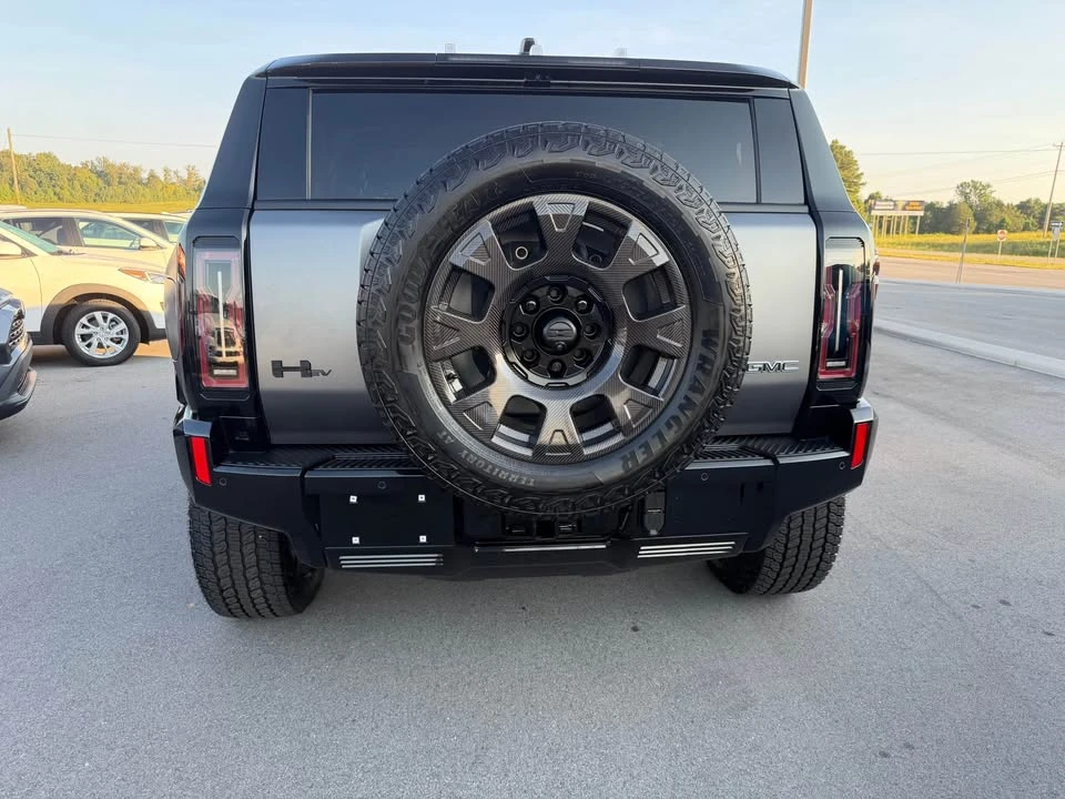 2026 GMC Hummer EV - Image 5 of 20